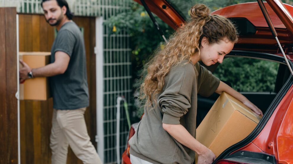 Top Tips for Moving from House to House in Surrey: How Self Storage Can Help